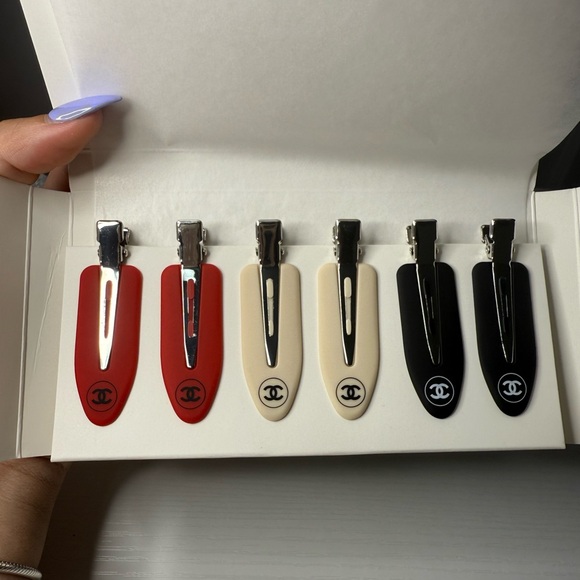 CHANEL Beauty Gift with purchase Hair Clips 6pcs set - Red, Cream, Black - Picture 1 of 3